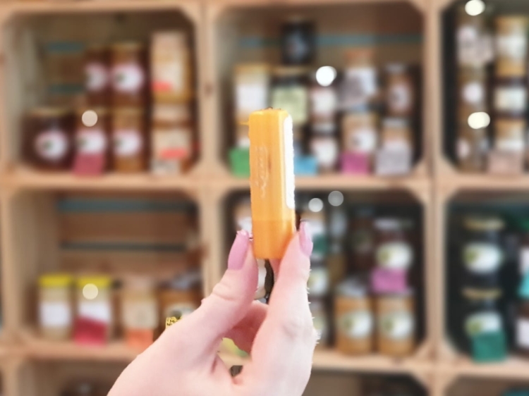 Pomadka Leda z miodem na bazie wosku pszczelego