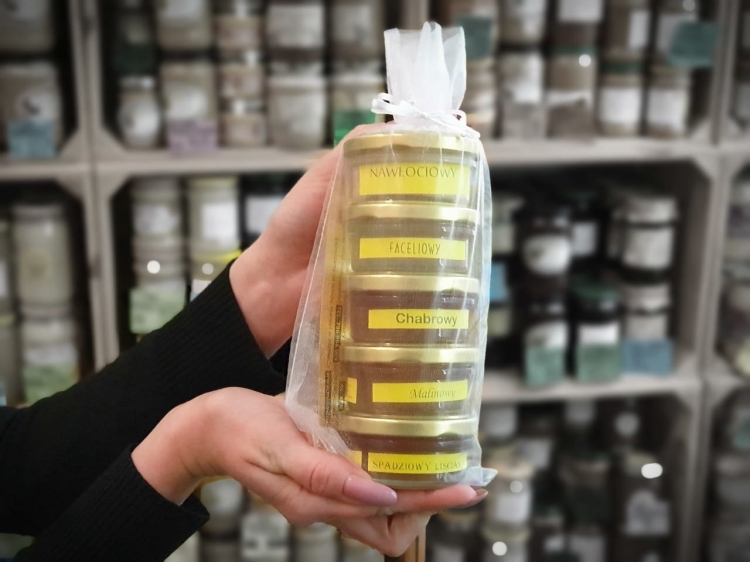 Zestaw pięciu miodów po 80g.jpg